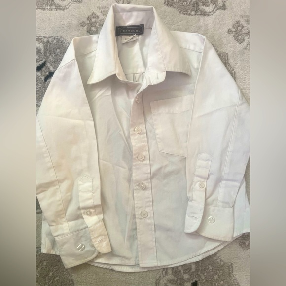 Protocol Very Good used condition kids white dress shirt. Size 4. - Picture 2 of 3